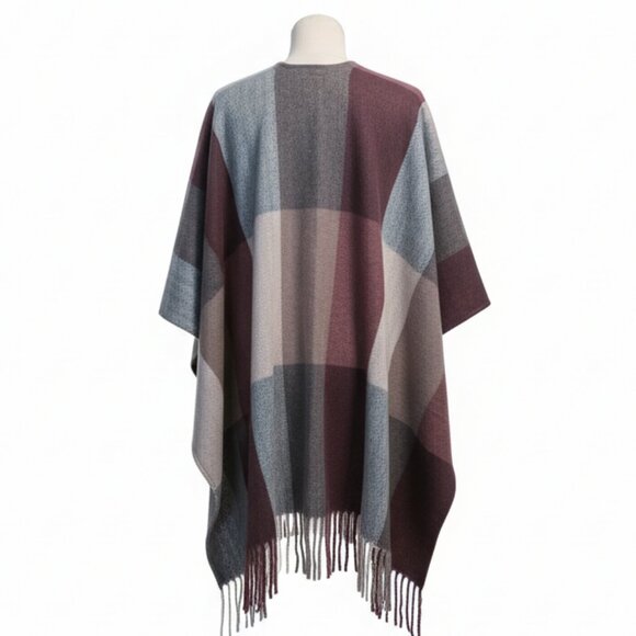 Woolrich Fringed Rose, Mauve and Gray Squares Cape in OS - Picture 5 of 6